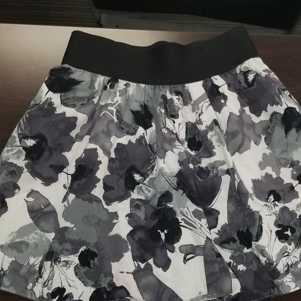 Express Black and White Knee Length Skirt